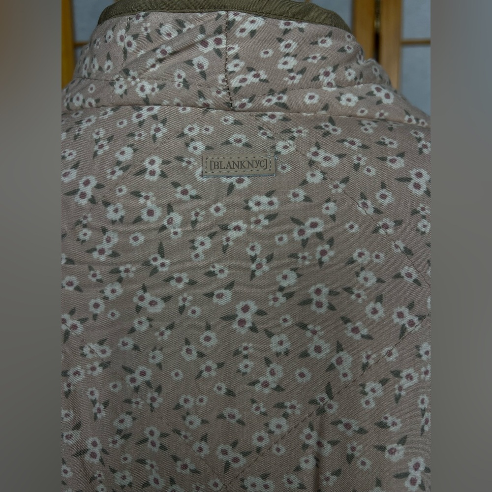NEW Blank NYC Quilted Reversible Floral Jacket Women's Cream Pink Size XL - Picture 12 of 13